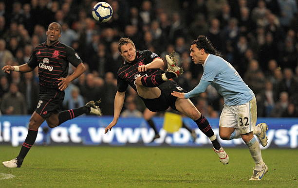 员和背后默 员和背后默