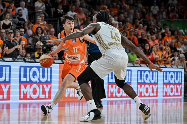 加入新的战 加入新的战